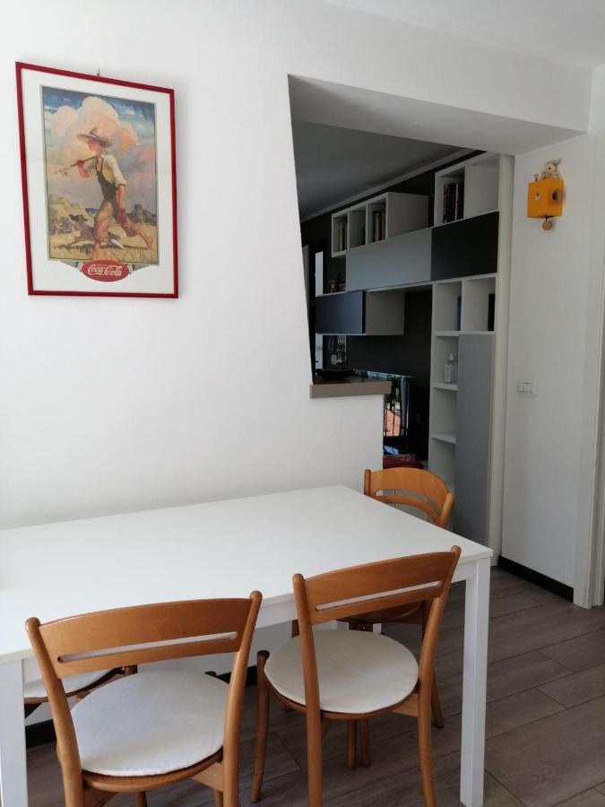 デルヴィオCasa Vittoriaアパートメント エクステリア 写真