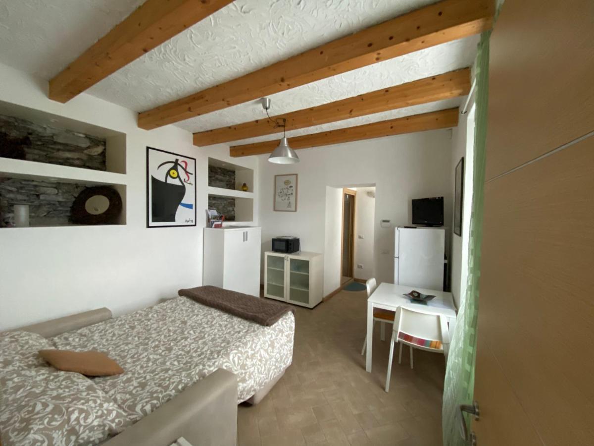 デルヴィオCasa Vittoriaアパートメント エクステリア 写真